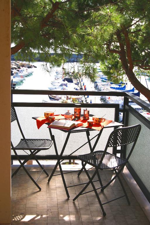 Апартаменты La Terrazza Tra Pini E Mare Сан-Бартоломео-аль-Маре Номер фото