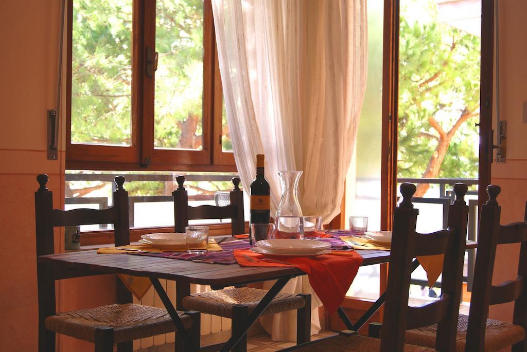 Апартаменты La Terrazza Tra Pini E Mare Сан-Бартоломео-аль-Маре Номер фото